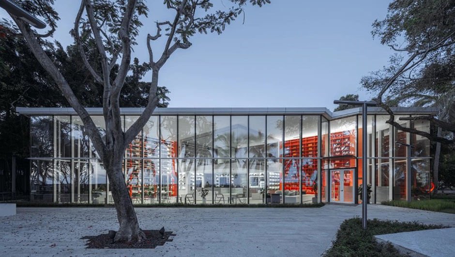 In South China, a glazed library overlooks the sea