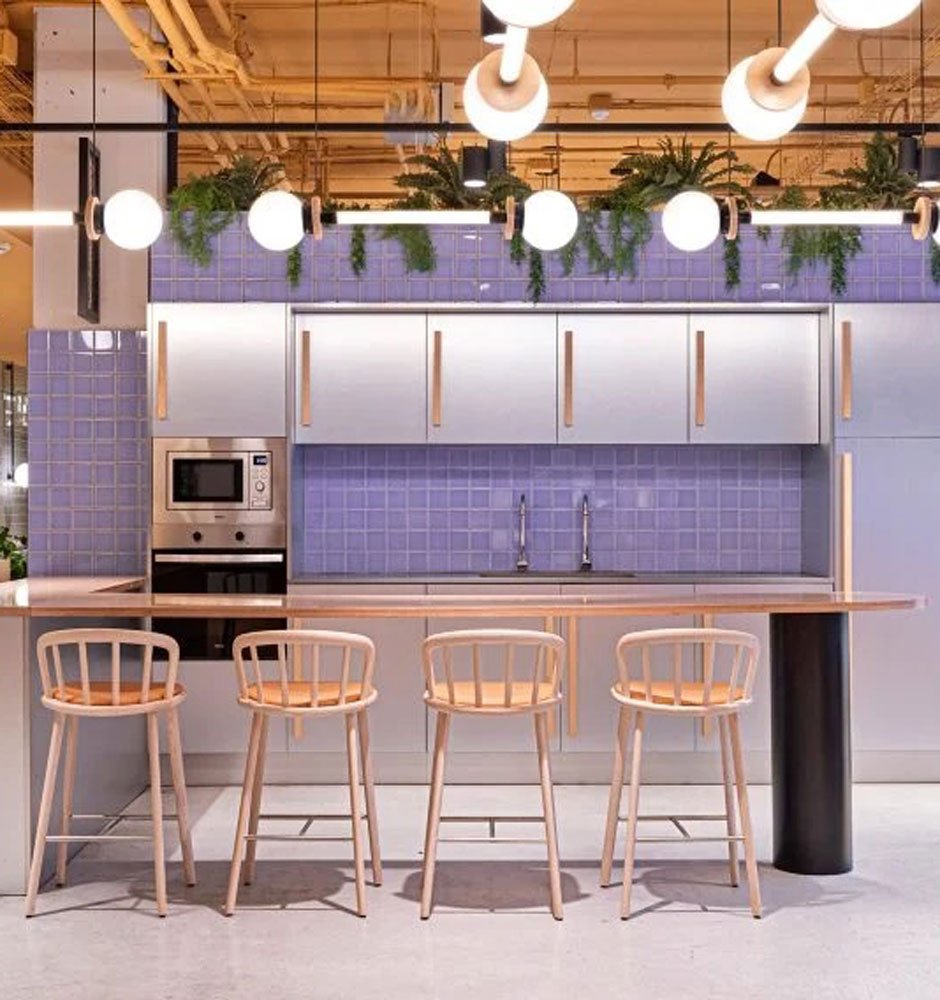 6 purple interiors with Pantone's color of the year for 2022