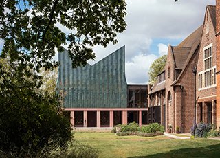 Feilden Fowles completes the timber-framed dining hall at the University of Cambridge