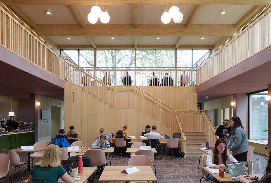 Feilden Fowles completes the timber-framed dining hall at the University of Cambridge