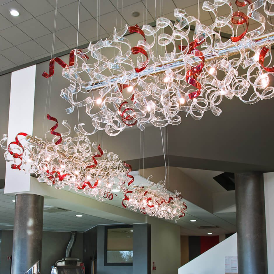 Metal Lux: Пятьдесят лет итальянского мастерства в области декоративного освещения