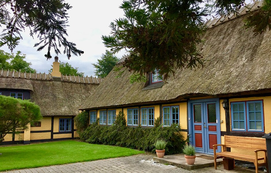 Dyrlund: Датское мастерство и высочайшее качество мебели для руководителей с 1960 года